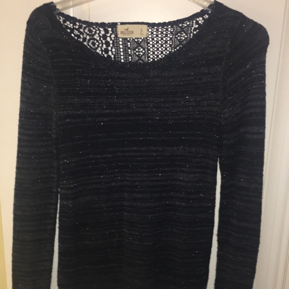 Holister sweater in great condition!